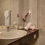 A 11 Otel
